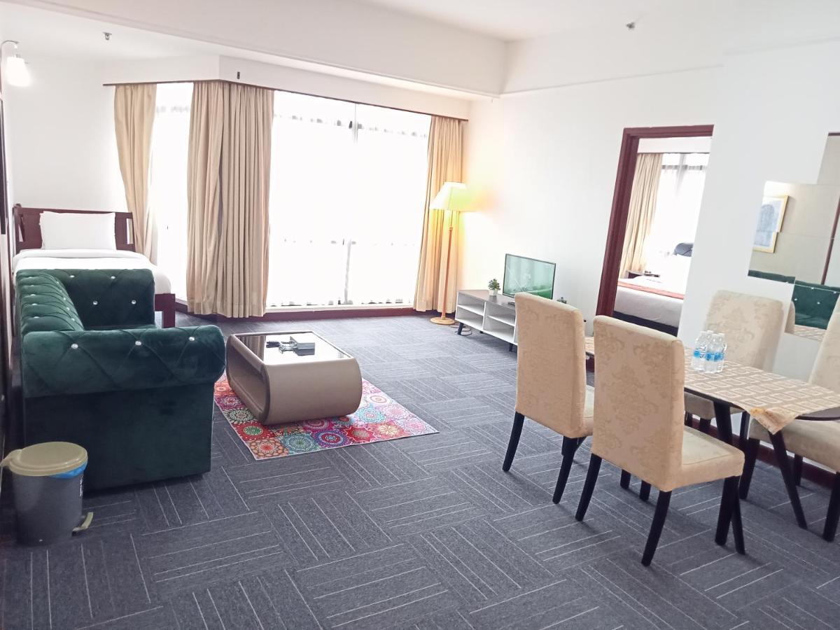 Town Place Apartments At Times Square Kl 쿠알라룸푸르 외부 사진
