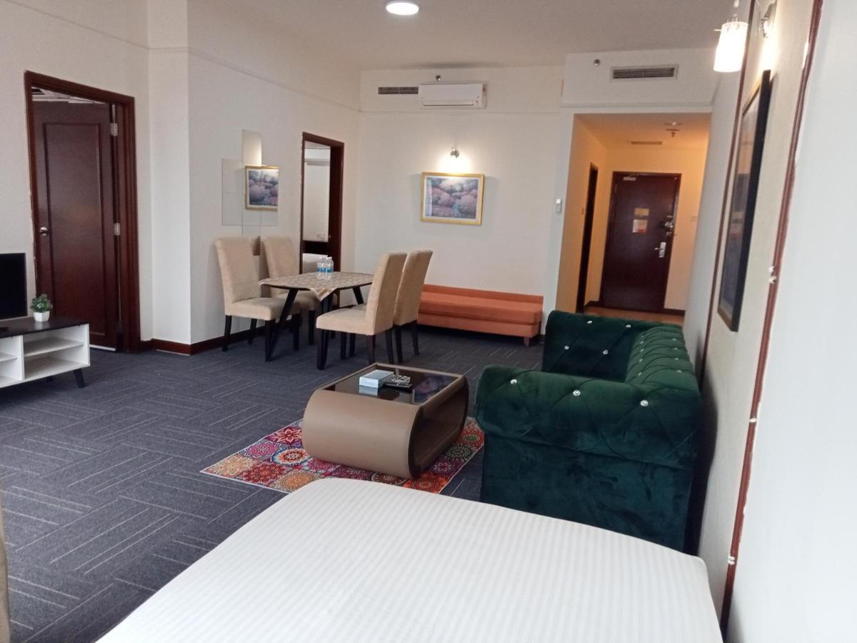 Town Place Apartments At Times Square Kl 쿠알라룸푸르 외부 사진