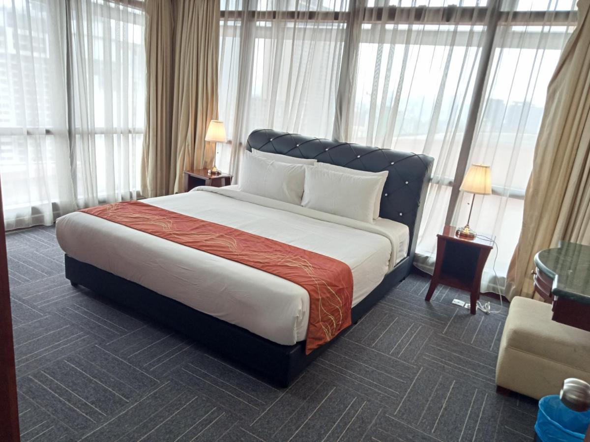Town Place Apartments At Times Square Kl 쿠알라룸푸르 외부 사진